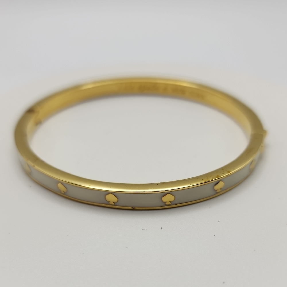 Kate Spade‎ 8 Inch Gold Tone and White Bangle Enamel Bracelet